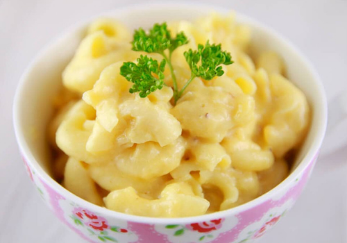 microwave macaroni and cheese in a mug