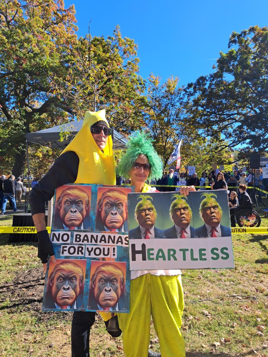 Glenn (Banana) and Elaine (Grinch)