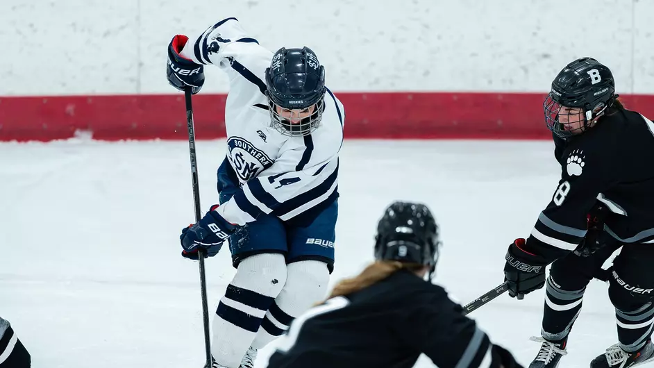 Women's Hockey game vs Salve Regina