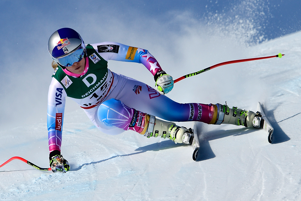 Lindsey Vonn skiing